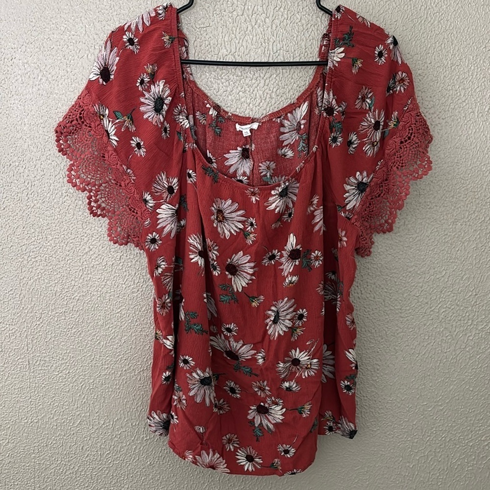 Women’s Maurice’s Plus Size Floral Lace Trim Sleeve Top, 2X